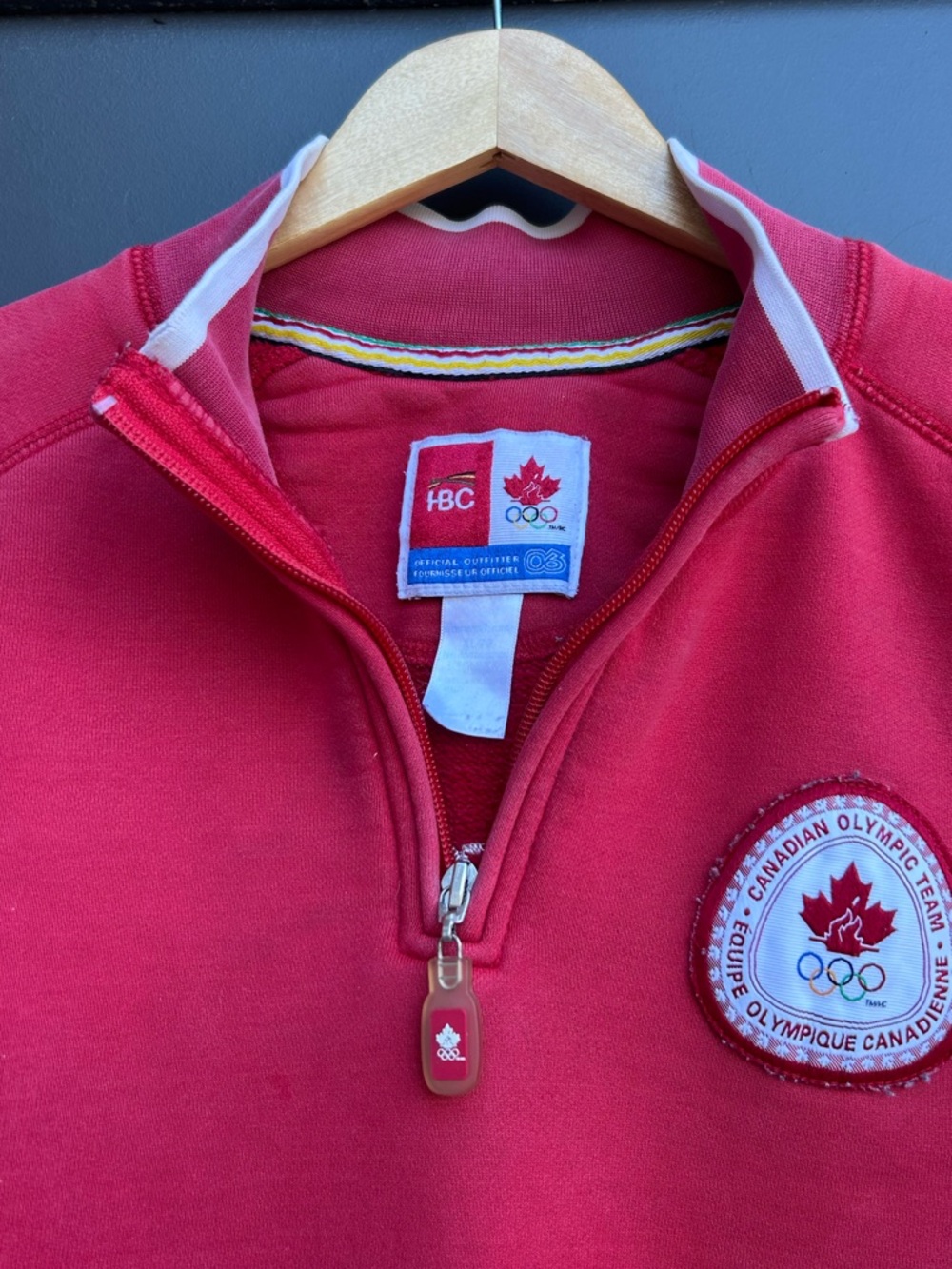 Canadian Olympic Team Red Sweatshirt with Crest 2006 - XL - Picture 3 of 10